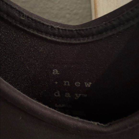 A new day Black Sleeveless Jumpsuit with pockets nwot ptp 22 with stretch - Picture 3 of 4